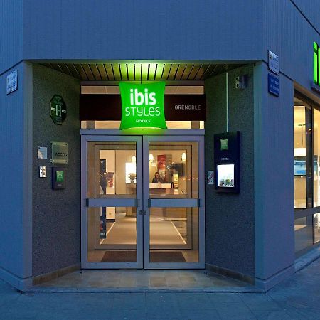 Ibis Styles Grenoble Centre Gare Hotel Exterior foto