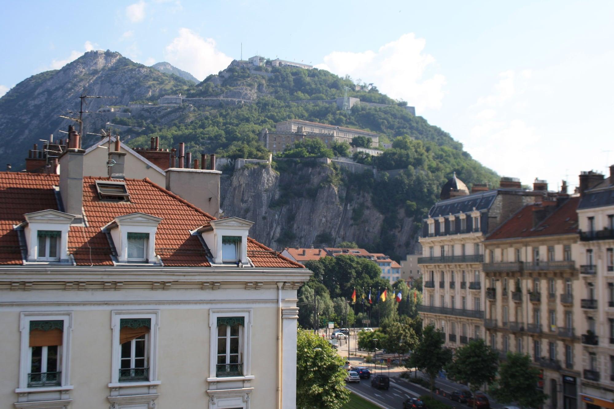 Ibis Styles Grenoble Centre Gare Hotel Exterior foto