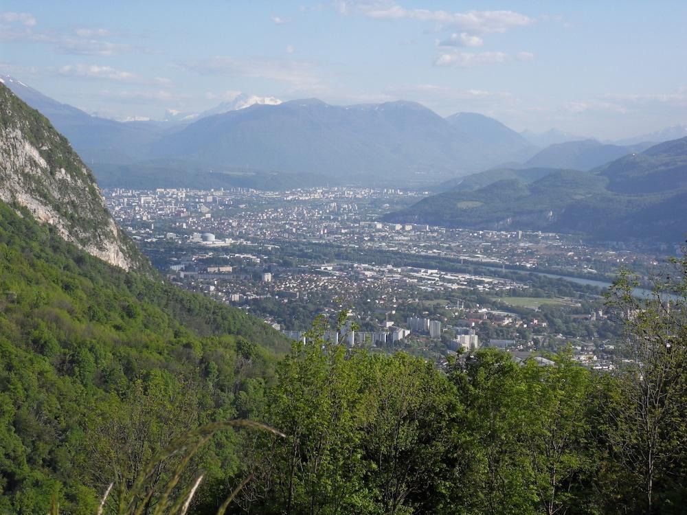 Ibis Styles Grenoble Centre Gare Hotel Exterior foto