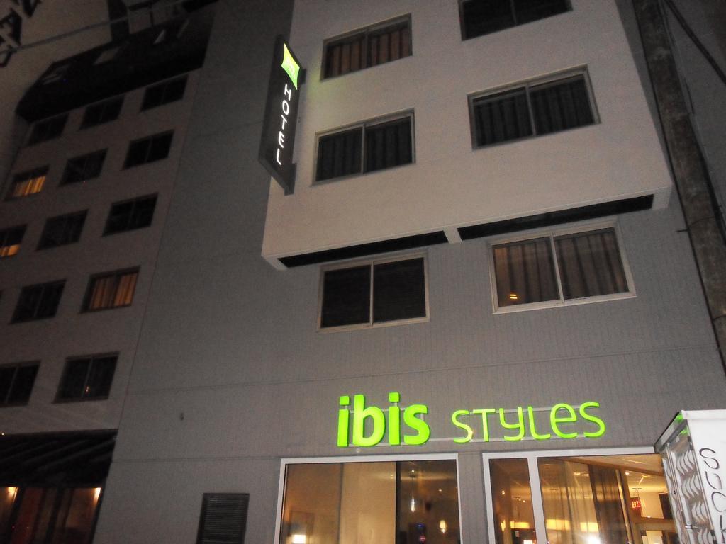 Ibis Styles Grenoble Centre Gare Hotel Exterior foto